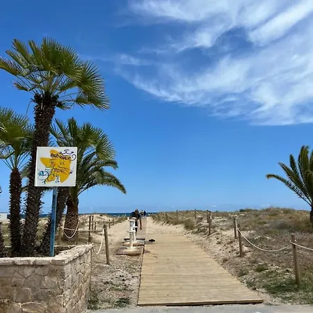 Beautiful 1 Minute Walk To The Puerto de Sagunto